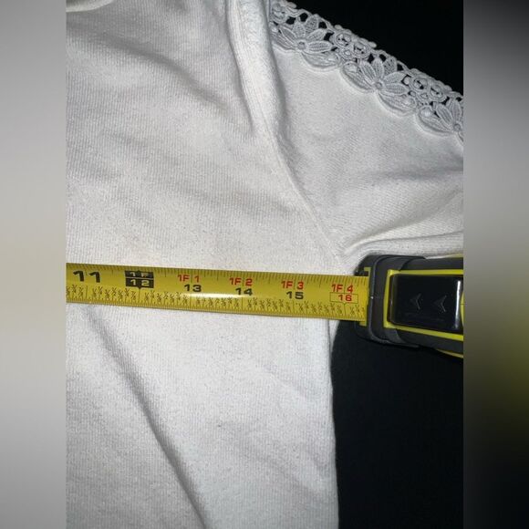 ModCloth White Mockneck Lace Detailed Sleeved Top Size Small EUC - Picture 6 of 7